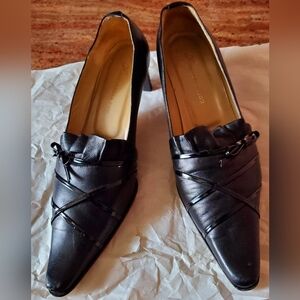 Women's Black Pointed-Toe Dress Pumps with Decorative Straps